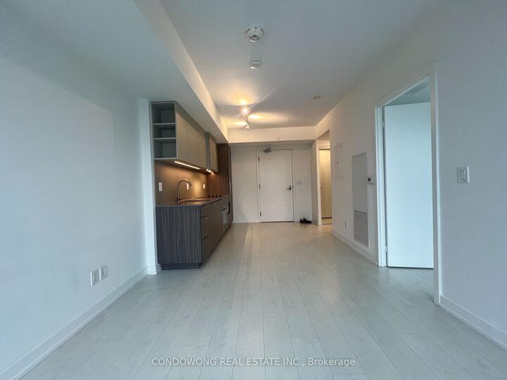 Property Photo:  19 Western Battery Road 3118  ON M6K 0E3 