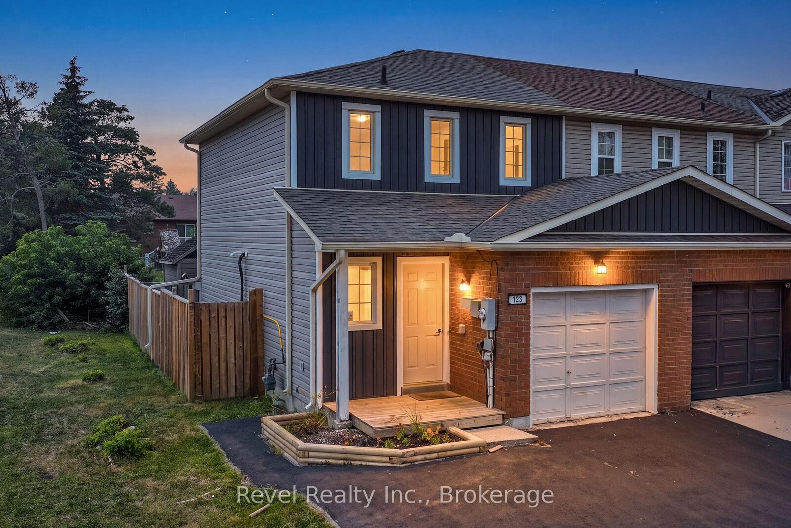 Property Photo:  123 Albert Street S  ON K9V 6G1 