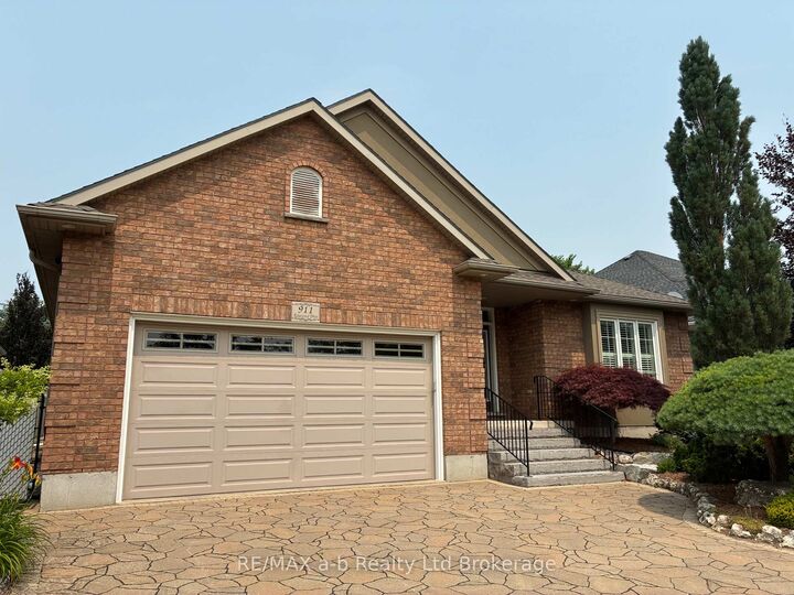 Property Photo: 911 Ridgewood Drive ON N4T 0B8