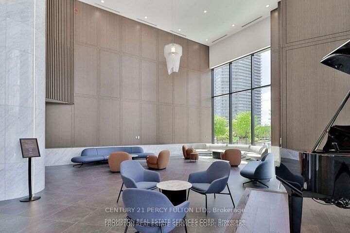 Property Photo: 18 Esther Shiner Boulevard 2011 ON M2K 0J7
