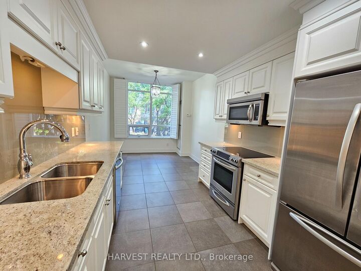Property Photo: 23 Rean Drive 203 ON M2K 0A5