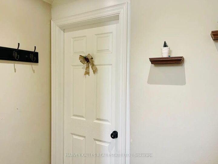 Property Photo: 1538 Davenport Road Lower ON M6H 2J1