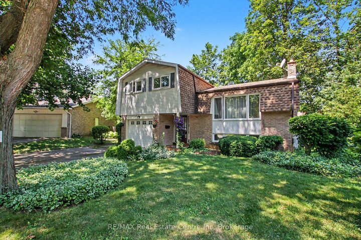 Property Photo:  23 Northwood Crescent  ON N1H 6Z5 