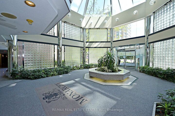 Property Photo:  335 Webb Drive 2011  ON L5B 4A1 