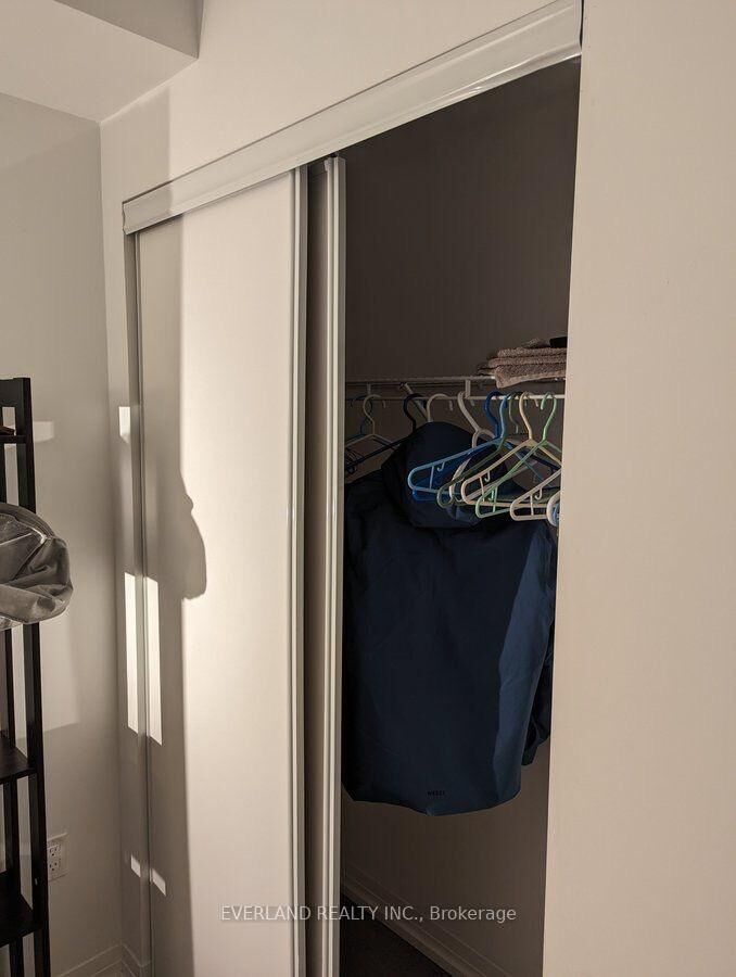 Property Photo: 251 Jarvis Street 3708 ON M5B 2C2