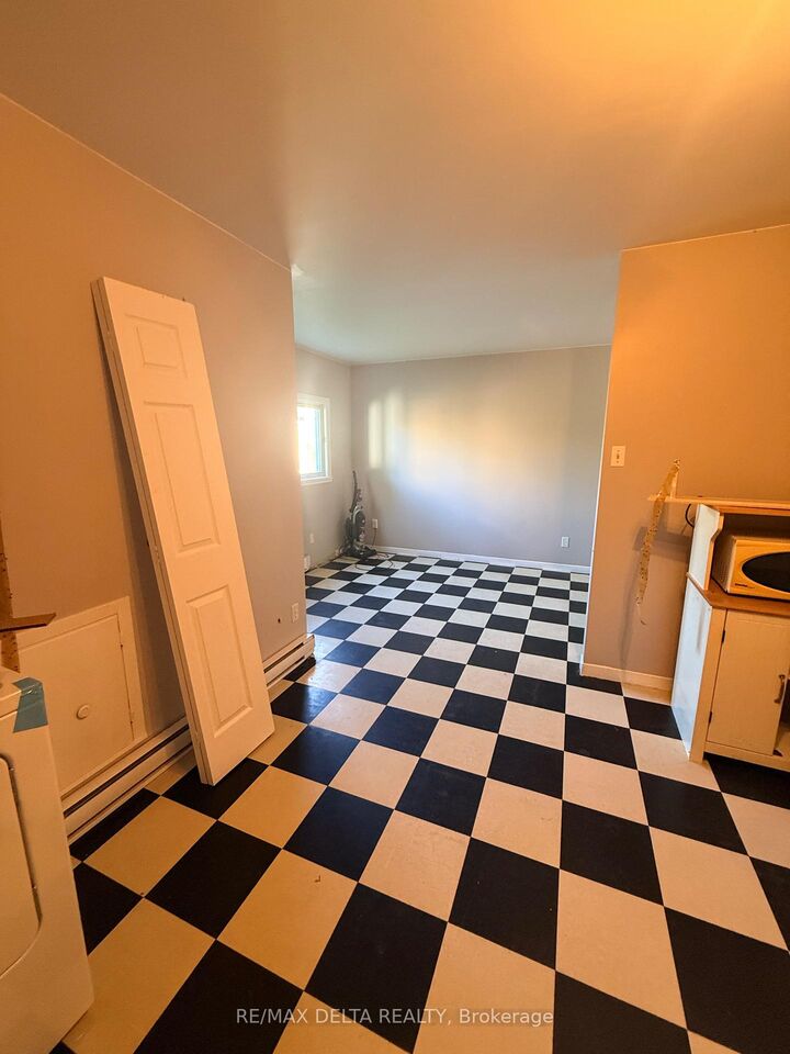 Property Photo:  4567 Ste Catherine Street 7  ON K0C 2B0 