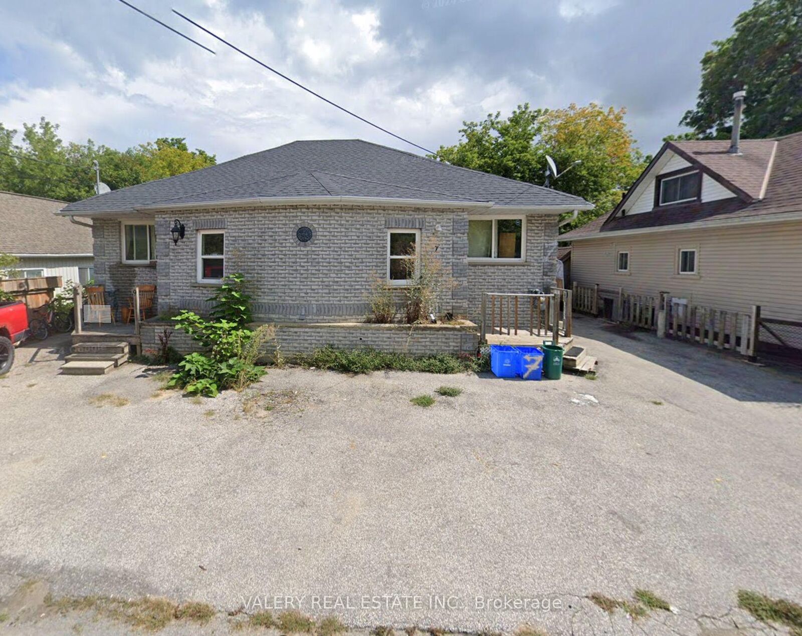 Property Photo: 9 Ravenswood Drive ON L0E 1L0