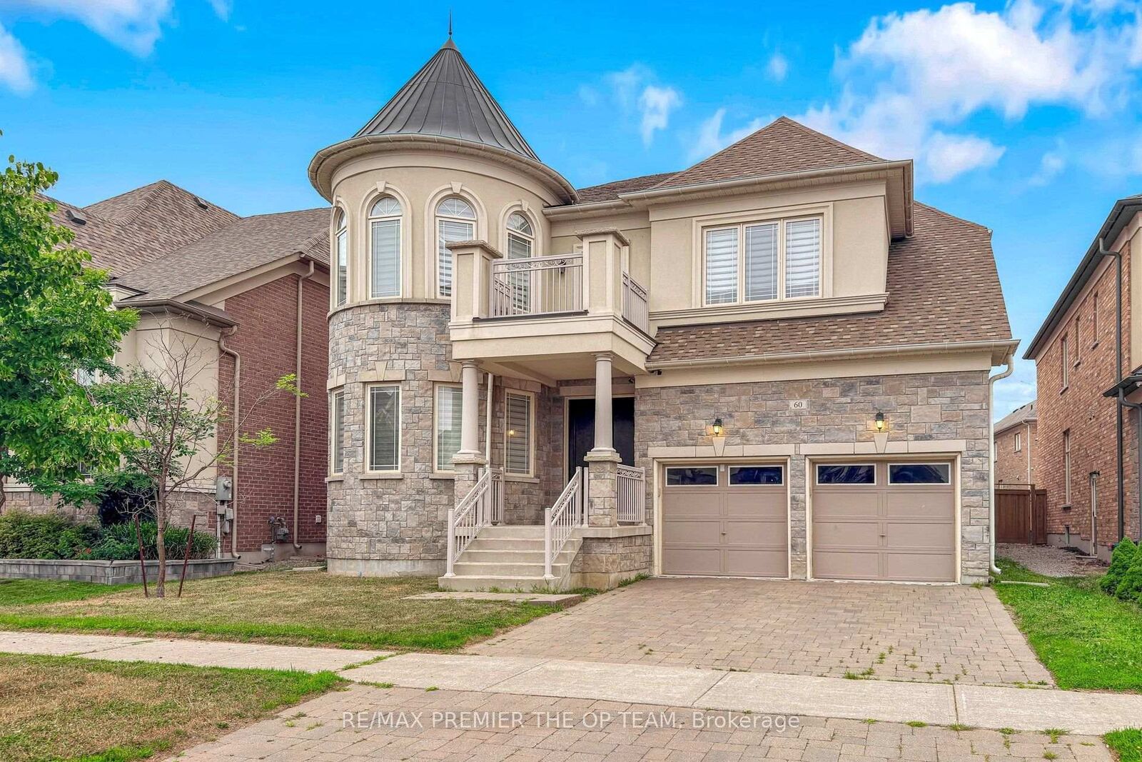 Property Photo: 60 Chesney Crescent ON L4H 4A5