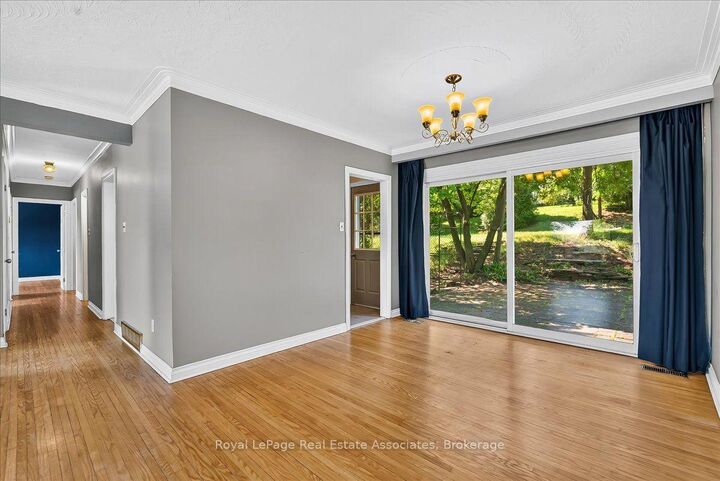 Property Photo: 132 Vista Boulevard ON L5M 1V9