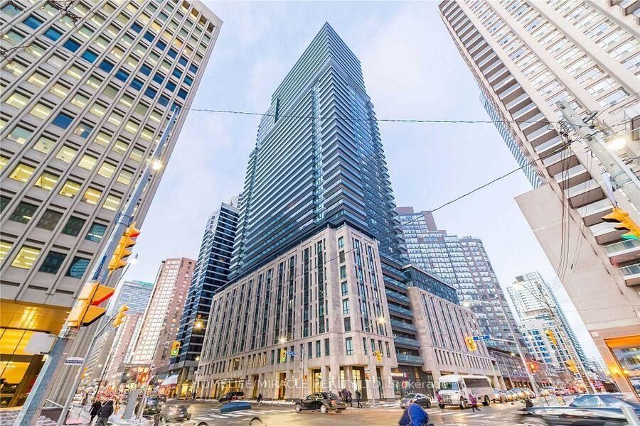 Property Photo: 955 Bay Street 2809 ON M5S 2A2
