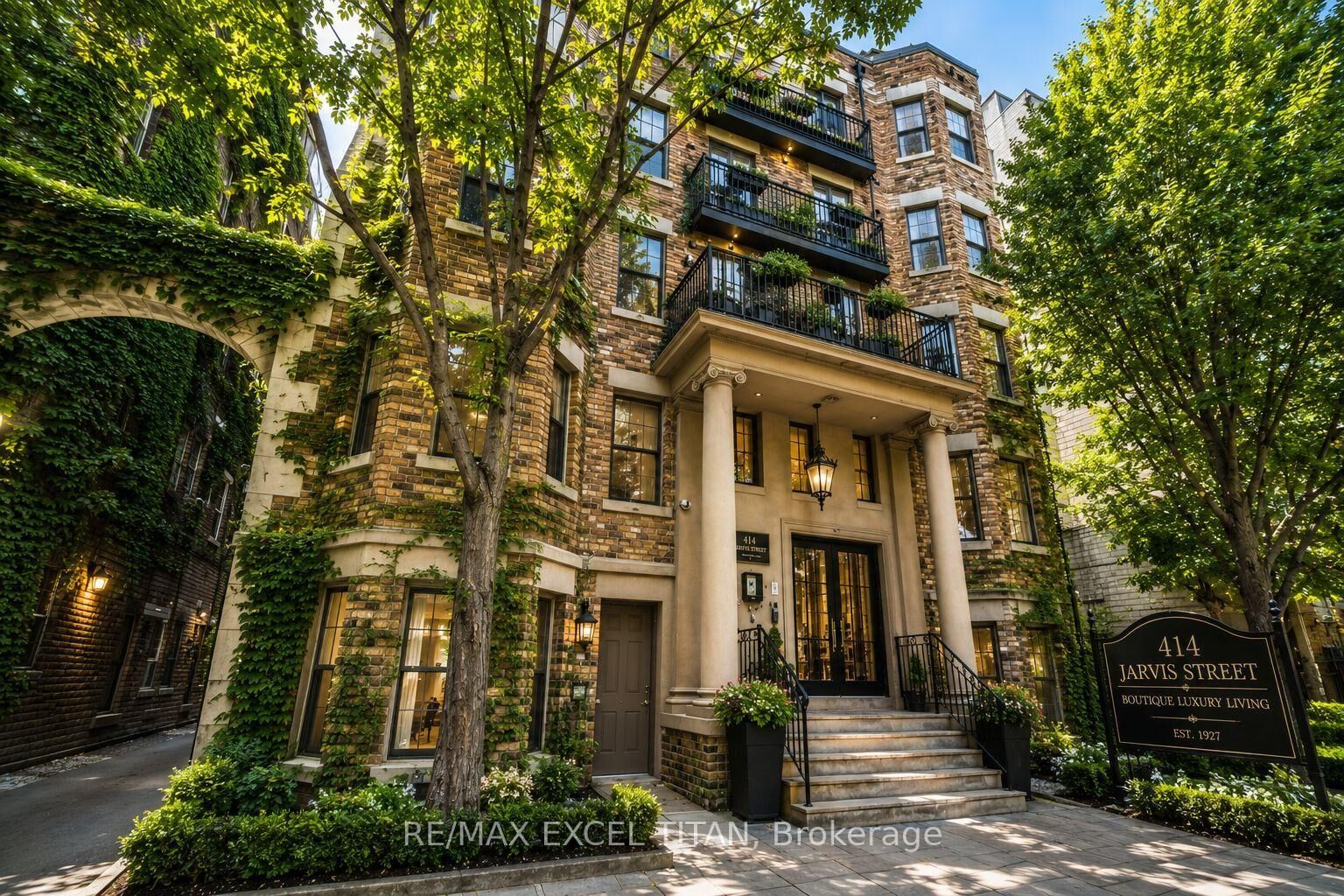 Property Photo:  414 Jarvis Street G4  ON M4Y 3C2 