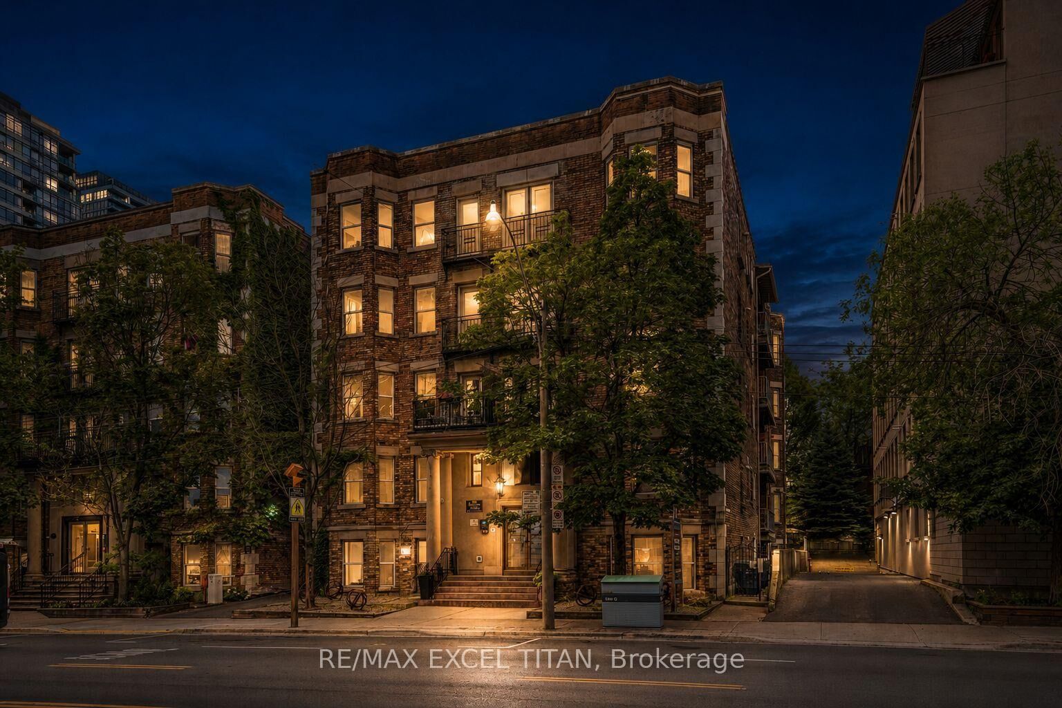 Property Photo:  414 Jarvis Street G4  ON M4Y 3C2 