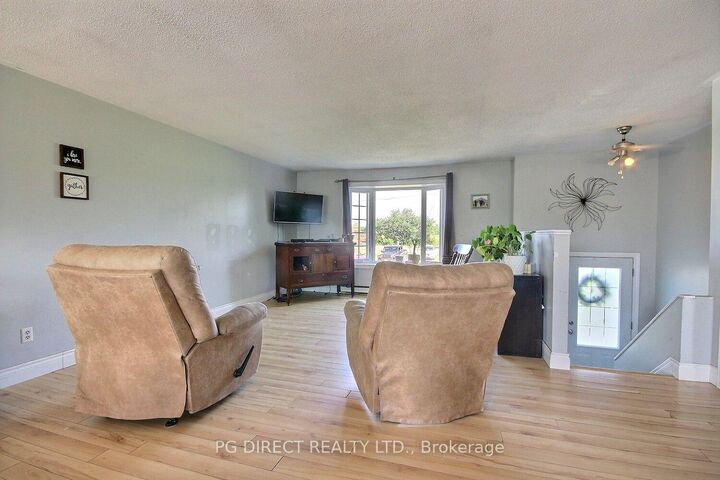 Property Photo:  1065 County Rd 19 N/A  ON K0K 1T0 