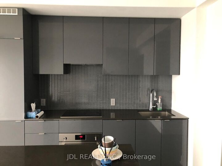 Property Photo: 7 Grenville Street 5008 ON M4Y 0E9