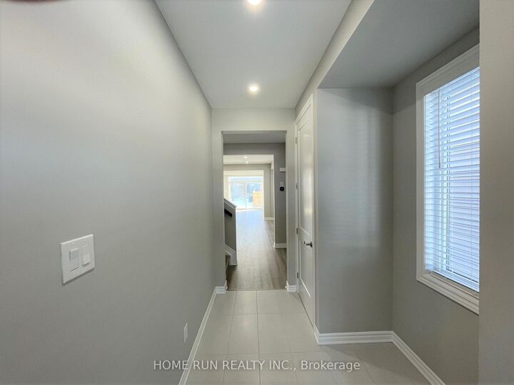Property Photo: 912 Rubicon Place ON K2V 0R1