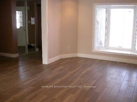Property Photo: 1240 Bantham Street ON L5V 1Y8