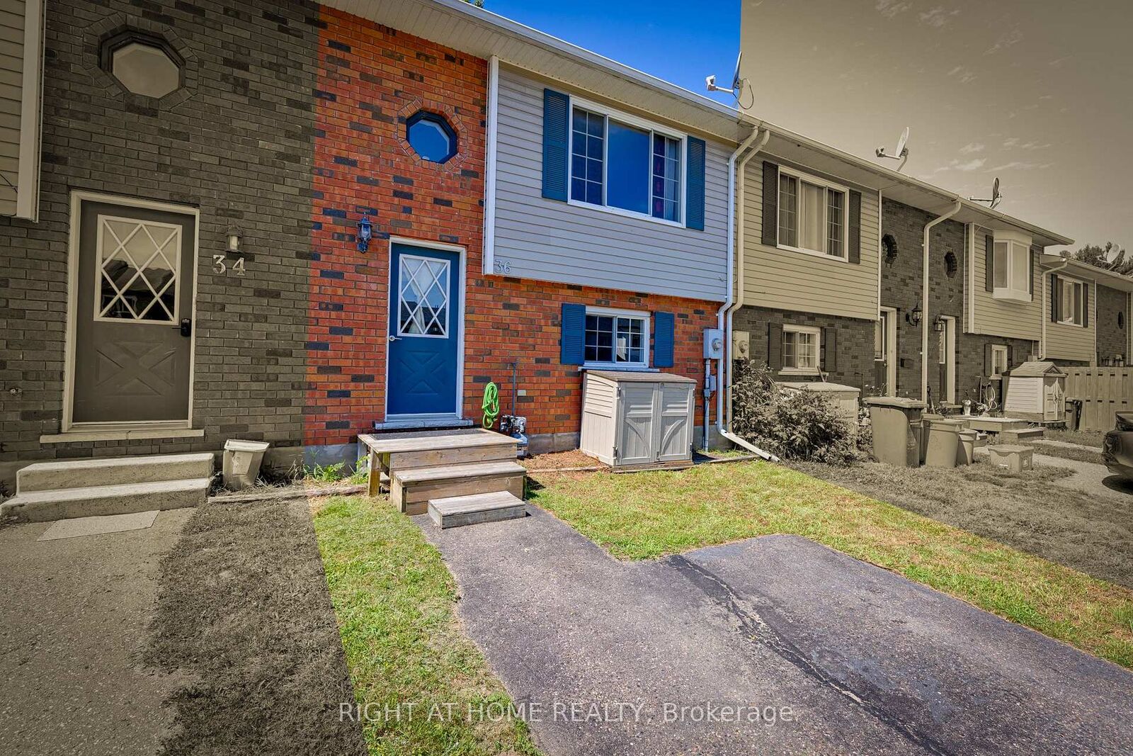 Property Photo: 36 Northbrook Road ON K8H 3N5