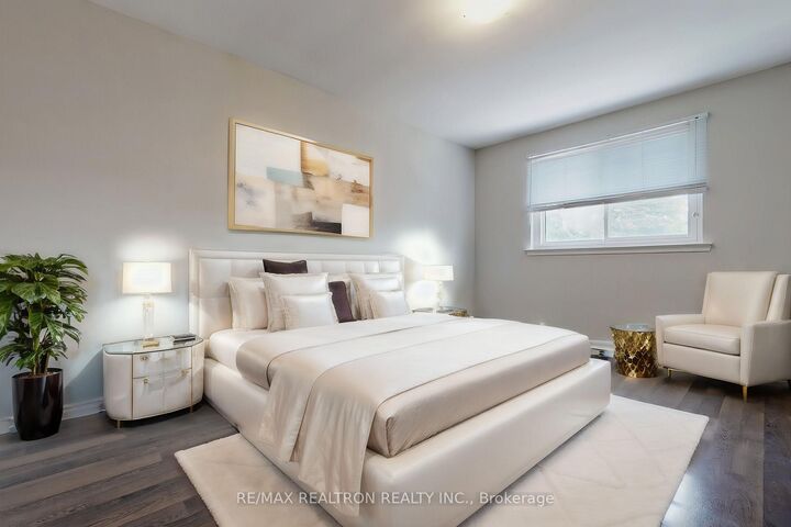 Property Photo:  669 Shakespeare Avenue Upper  ON L1H 3H8 