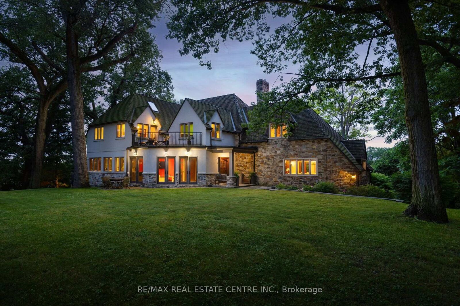 Property Photo: 7 Riverside Trail ON M6S 1G6
