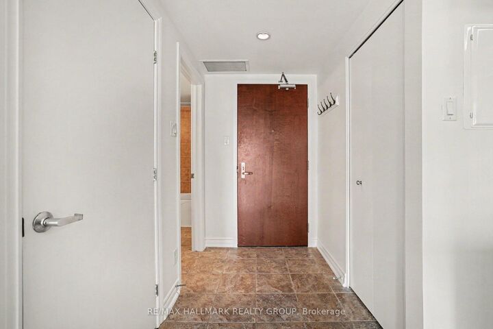 Property Photo: 234 Rideau Street 1304A ON K1N 0A9