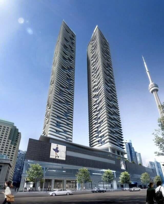 Property Photo: 100 Harbour Street 6105 ON M5J 0B5