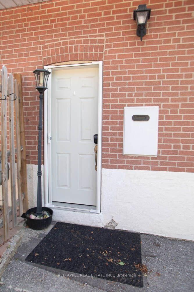 Property Photo: 126 Longford Drive ON L3Y 2Y5