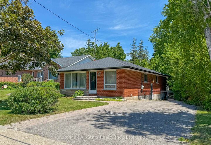 Property Photo: 133 Rosa Street ON L9L 1L4