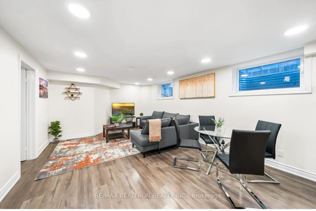 Property Photo:  76 Larkin Drive W Bsmnt  ON L4M 7B4 