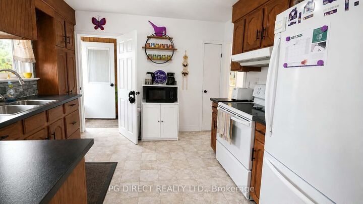 Property Photo:  41 First Avenue  ON K8V 4C2 