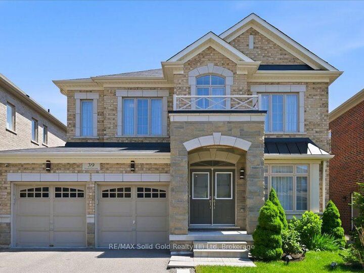 39 Avanti Crescent — photo 1