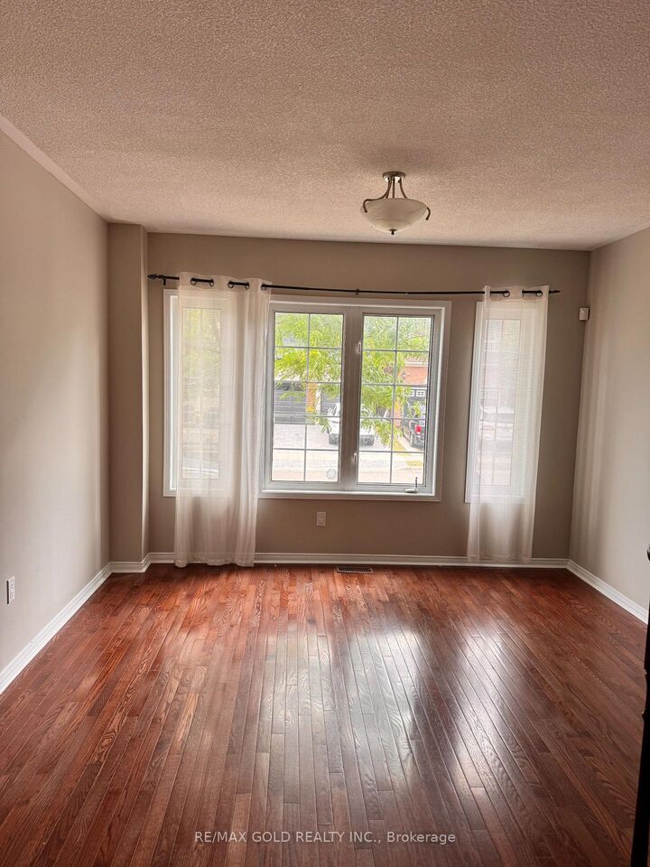 Property Photo: 6 Nina Place ON L7A 2E4