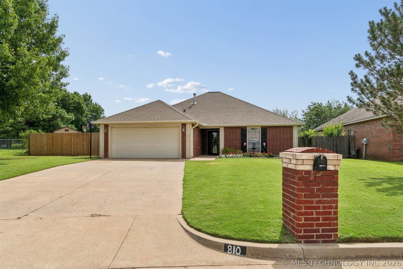 Property Photo:  810 Tony Avenue  OK 74059 