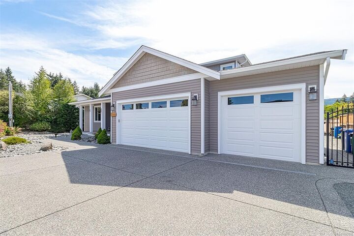 Property Photo: 10842 Wilcox Rd BC V9G 1A9