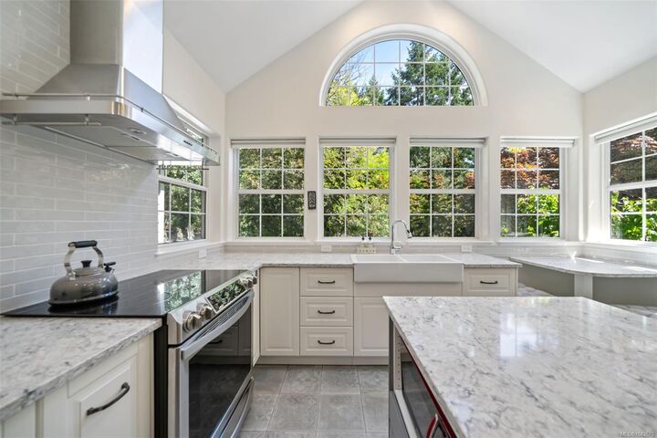 Property Photo: 1130 Tatlow Rd BC V8L 5P3