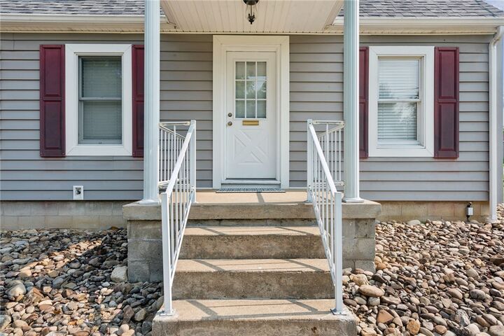 Property Photo: 1676 E Laurel Circle PA 15666