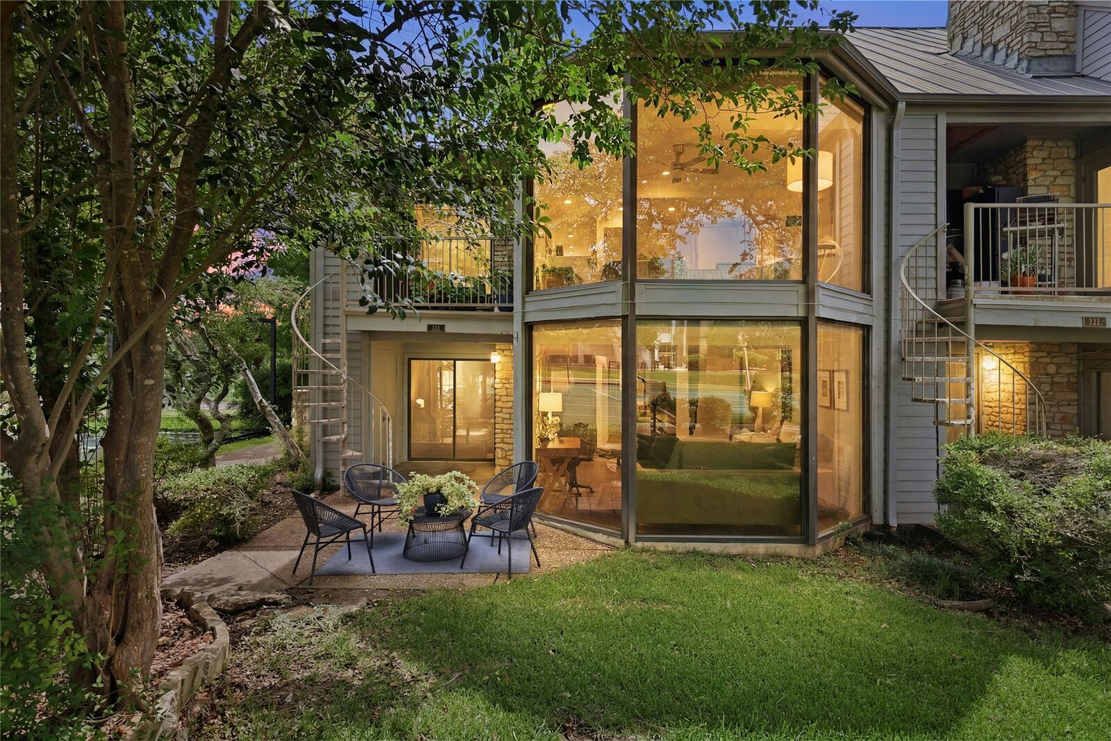 Property Photo: 122 World Of Tennis Square TX 78738