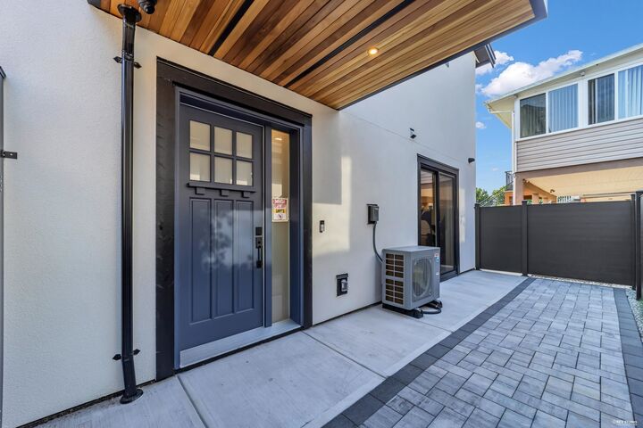 Property Photo: 6388 Argyle Street 1 BC V5P 3K3