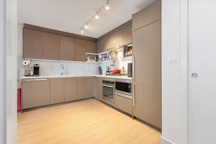 13696 100 Avenue 1015 — photo 1