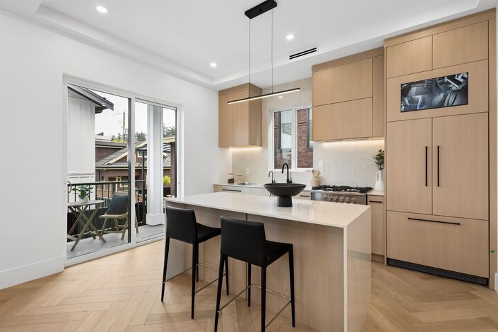 3637 E 46th Avenue 1 — photo 1