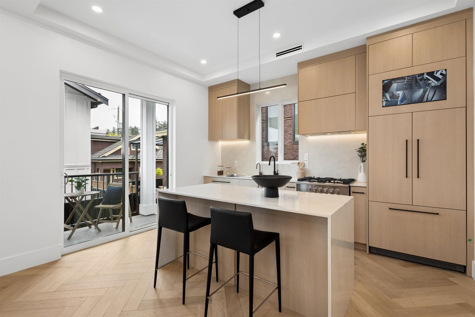 Property Photo: 3637 E 46th Avenue 1 BC V5S 1B7