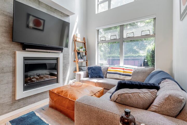 Property Photo: 1227 Richards Street BC V6B 3G3