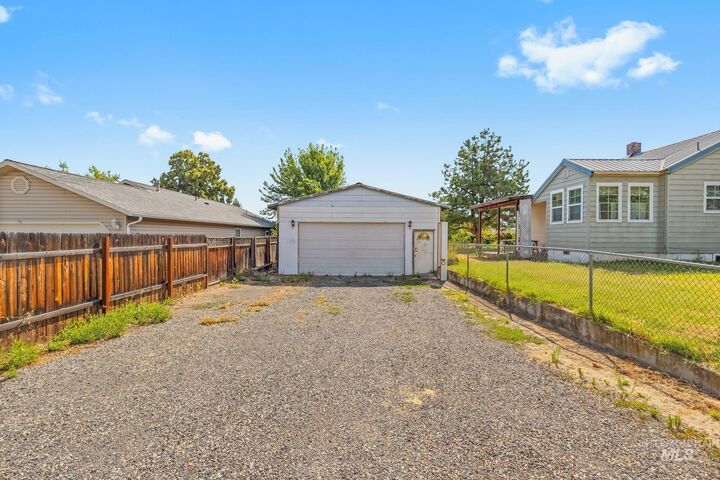 Property Photo: 1446 Libby Street WA 99403