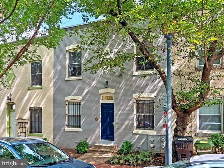 Property Photo: 2139 Newport Place NW DC 20037