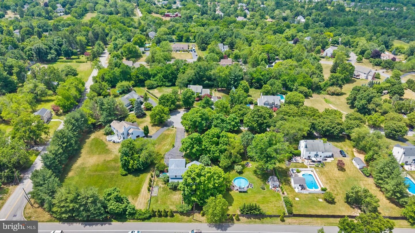 Property Photo: 9 Mills Court NJ 08822