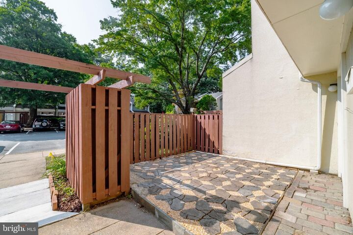 Property Photo: 2205 Southgate Square SE 2205 VA 20191
