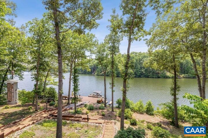 Property Photo: 21 Clark Ct VA 22963