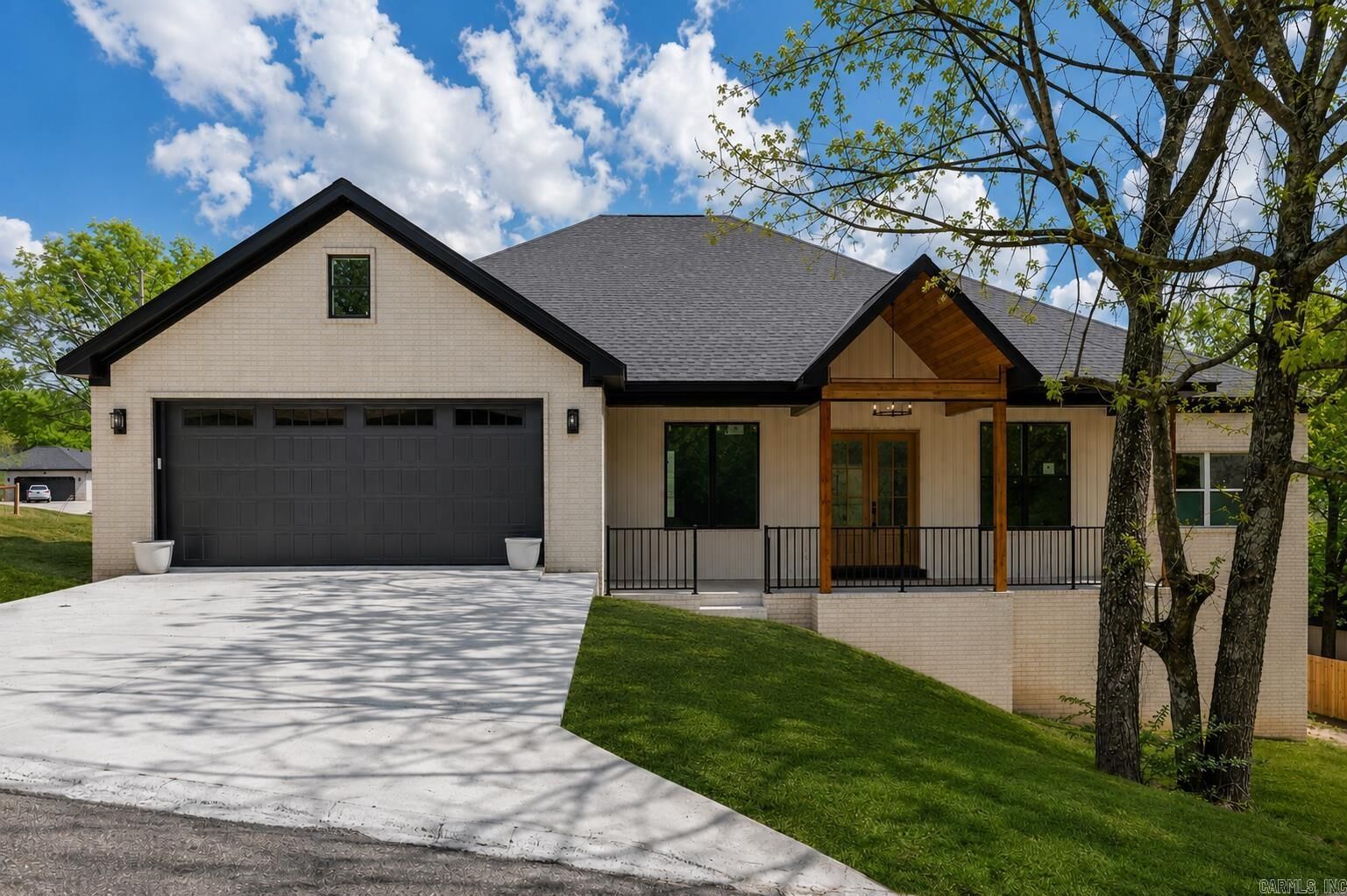 Property Photo:  222 Cromwell Court  AR 71901 