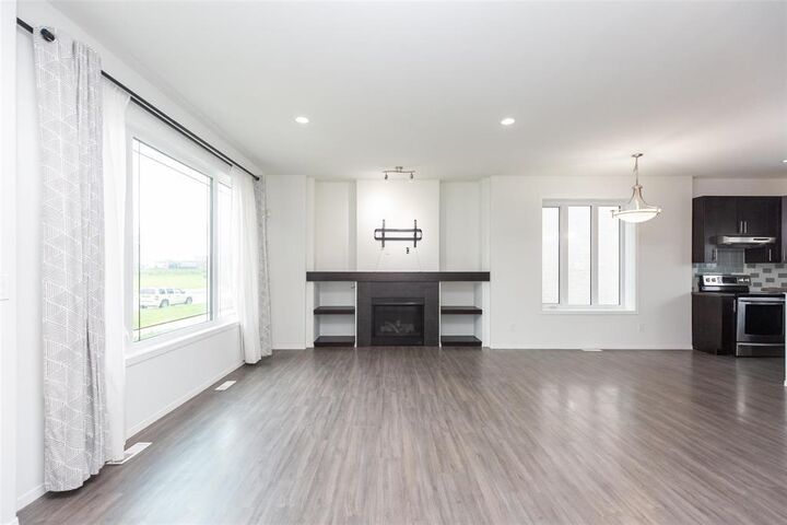 Property Photo: 399 Bridge Lake Drive MB R3Y 0T2