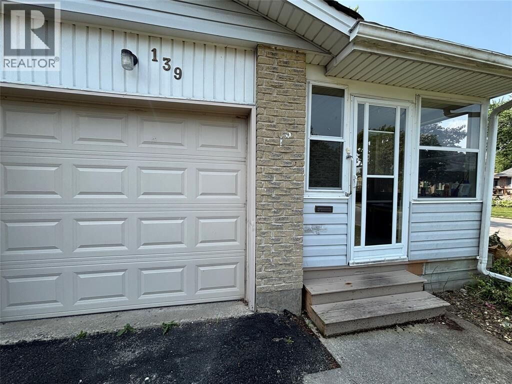 Property Photo: 139 Bedford Crescent ON N7S 4B4