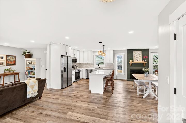 Property Photo: 61 Knoll Ridge Drive NC 28804